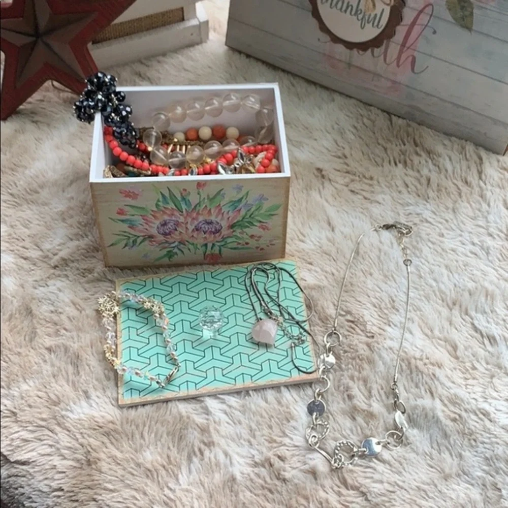 Jewelry Fun Box Please Read Below 👇